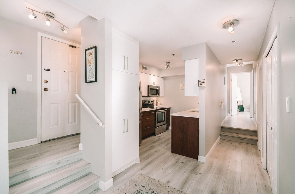 102 – 1516 E 1st Avenue